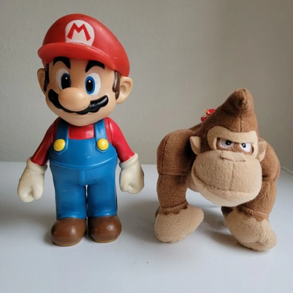 SUPER‎ MARIO Hard Solid Plastic Figure & DK Donkey Kong Plush